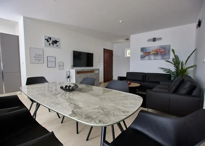 Apartman L&l Luxury 1 *